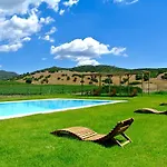 Santu Martine - With Pool - Ischierda 4* Galtellì
