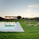 Santu Martine - With Pool - Ischierda