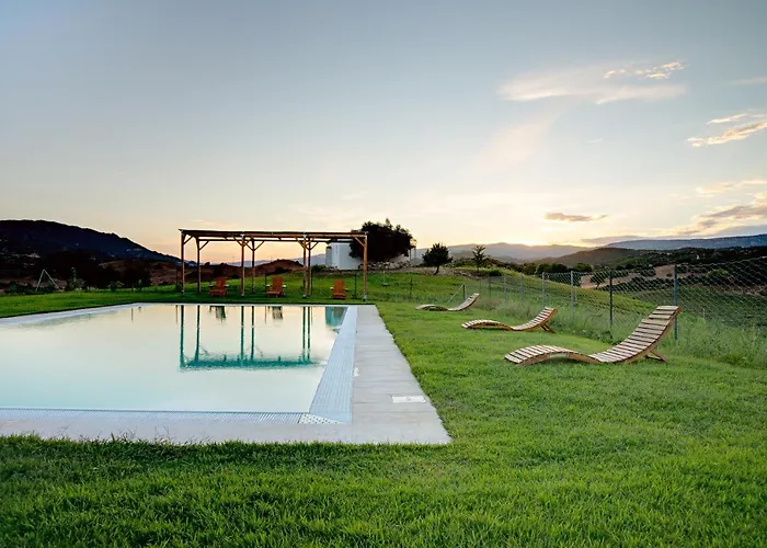Santu Martine - With Pool - Ischierda